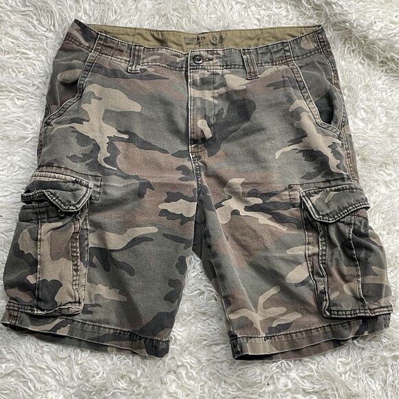 Old Navy Broken In Camo Green Cargo Pocket Shorts Mens Sz 34 x 10 12 In Rise - Picture 1 of 5
